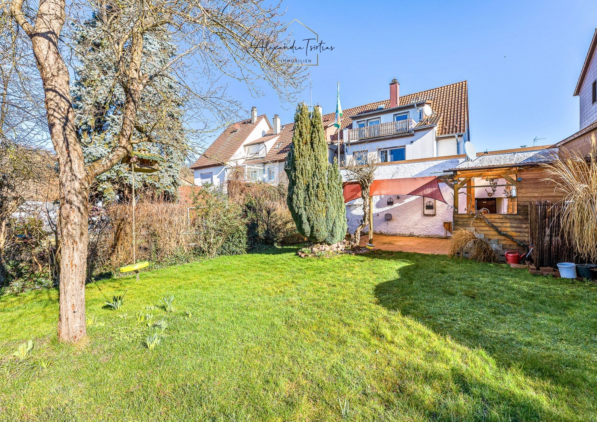 Objektbild von Familienfreundliches Ein-Zweifamilienhaus in Niefern mit Hobbywerkstatt, Garten und Platz für die ganze Familie